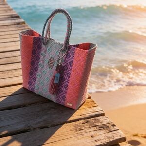 NWT LOLAS BAG DESIGNER GEORGINA HERRERA With Leather Tassle Key Chain